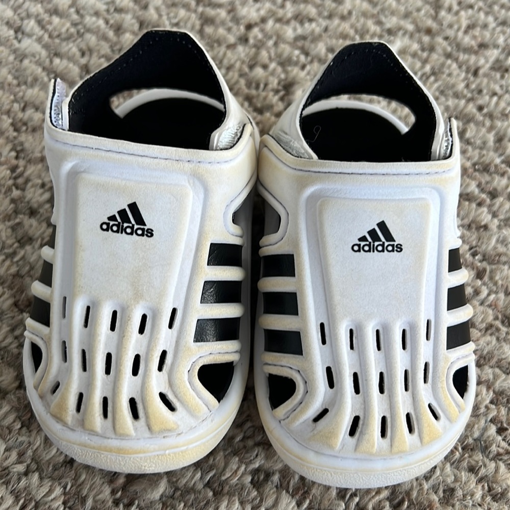 Toddler Adidas Sandals, Size 4